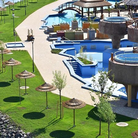 Tahiti Apartman Hajdúszoboszló Dış mekan fotoğraf