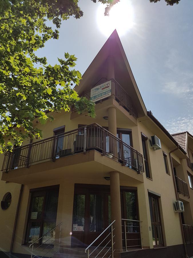 Tahiti Apartman Hajdúszoboszló Dış mekan fotoğraf